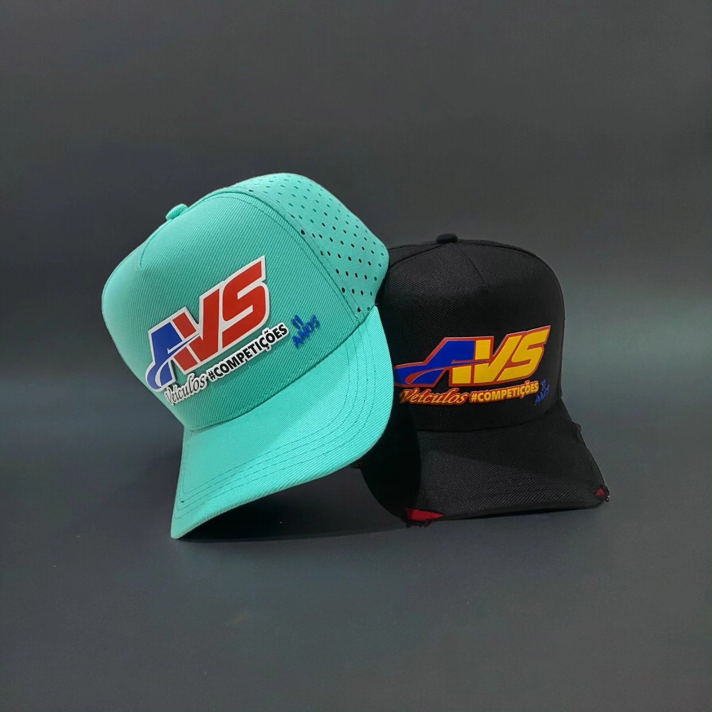 Bonés personalizados azul e preto